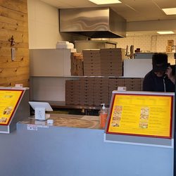 Pizza One Avon - Pick up counter