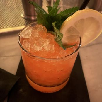 Bisous - Cocktail Bars Near Me - Chicago, Illinois