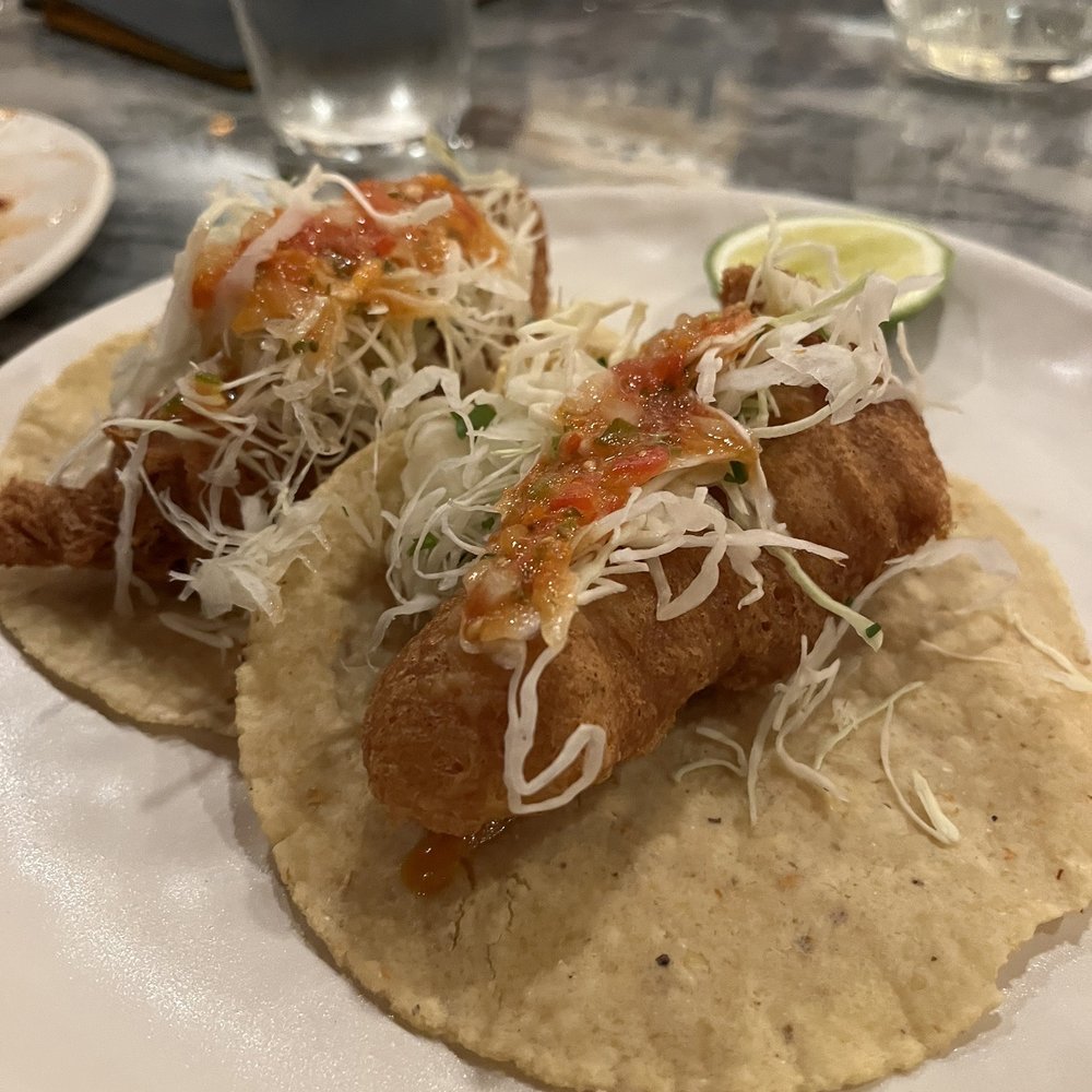 Este - Seafood Near Me - Austin, Texas