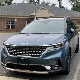 2023 Kia Carnival SX model