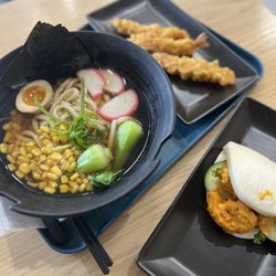Urban Noodle - Shrimp tempura udon, bang bang shrimp gua bao