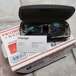 My glasses! My glasses!