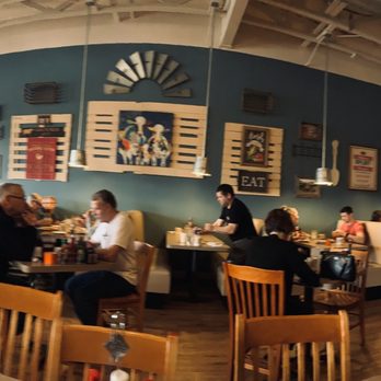 Henhouse Cafe - Inside - Cafes Near Me - Gilbert, Arizona