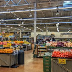 Fresh Thyme Market - Product well organized
