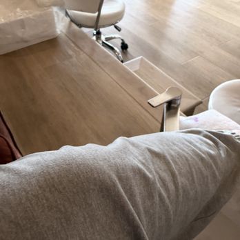 Bloomingnail's - Steps up to pedicure platform. No rails. - Nail Salons Near Me - Tiburon, California Bloomingnail's - Steps up to pedicure platform. No rails. - Nail Salons Near Me - Tiburon, California