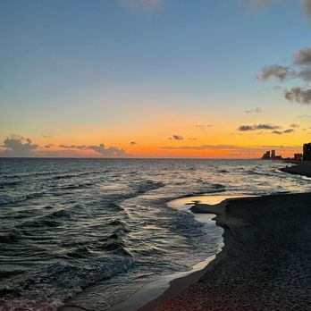 Hog Wild Beach & BBQ - After this amazing sunset, go Hog Wild! - Barbeque Near Me - Gulf Shores, Alabama Hog Wild Beach & BBQ - After this amazing sunset, go Hog Wild! - Barbeque Near Me - Gulf Shores, Alabama
