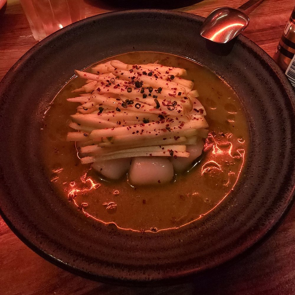 BARDA Detroit - Scallops with apple slices in a tart sauce - Bars Near Me - Detroit, Michigan BARDA Detroit - Scallops with apple slices in a tart sauce - Bars Near Me - Detroit, Michigan