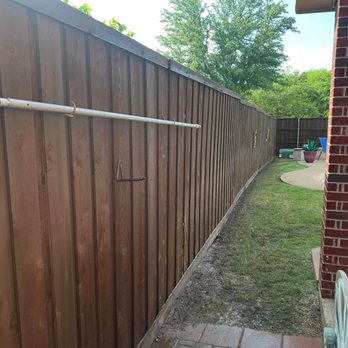 Calahan Fence Staining - Roofing Near Me - Fort Worth, Texas Calahan Fence Staining - Roofing Near Me - Fort Worth, Texas