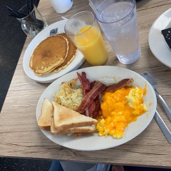 The Spot On Lakeshore - The every day - Breakfast & Brunch Near Me - Mentor, Ohio The Spot On Lakeshore - The every day - Breakfast & Brunch Near Me - Mentor, Ohio