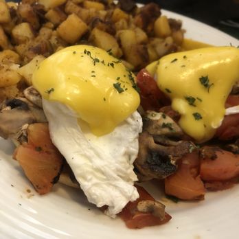 The Frog Pond - Vegetable eggs Benedict - Breakfast & Brunch Near Me - St Pete Beach, Florida