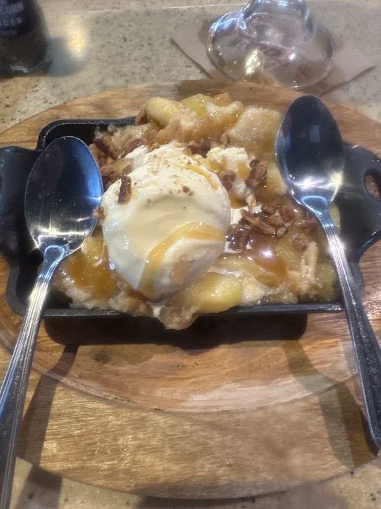 Social spots from Applebee's Grill + Bar