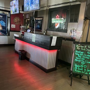 Huron River Inn BAR-b-q - Side entertainment area and plenty of tv's - Barbeque Near Me - Rockwood, Michigan Huron River Inn BAR-b-q - Side entertainment area and plenty of tv's - Barbeque Near Me - Rockwood, Michigan