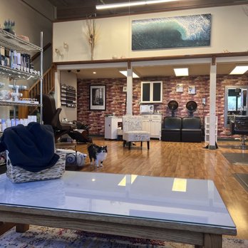 Love Life Salon - Clean and spacious - Hair Salons Near Me - Ventura, California Love Life Salon - Clean and spacious - Hair Salons Near Me - Ventura, California
