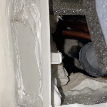 D & D Refrigeration - Damaged frame they damaged and covered with smears of caulking - Heating & Air Conditioning/HVAC Near Me - Long Beach, California D & D Refrigeration - Damaged frame they damaged and covered with smears of caulking - Heating & Air Conditioning/HVAC Near Me - Long Beach, California