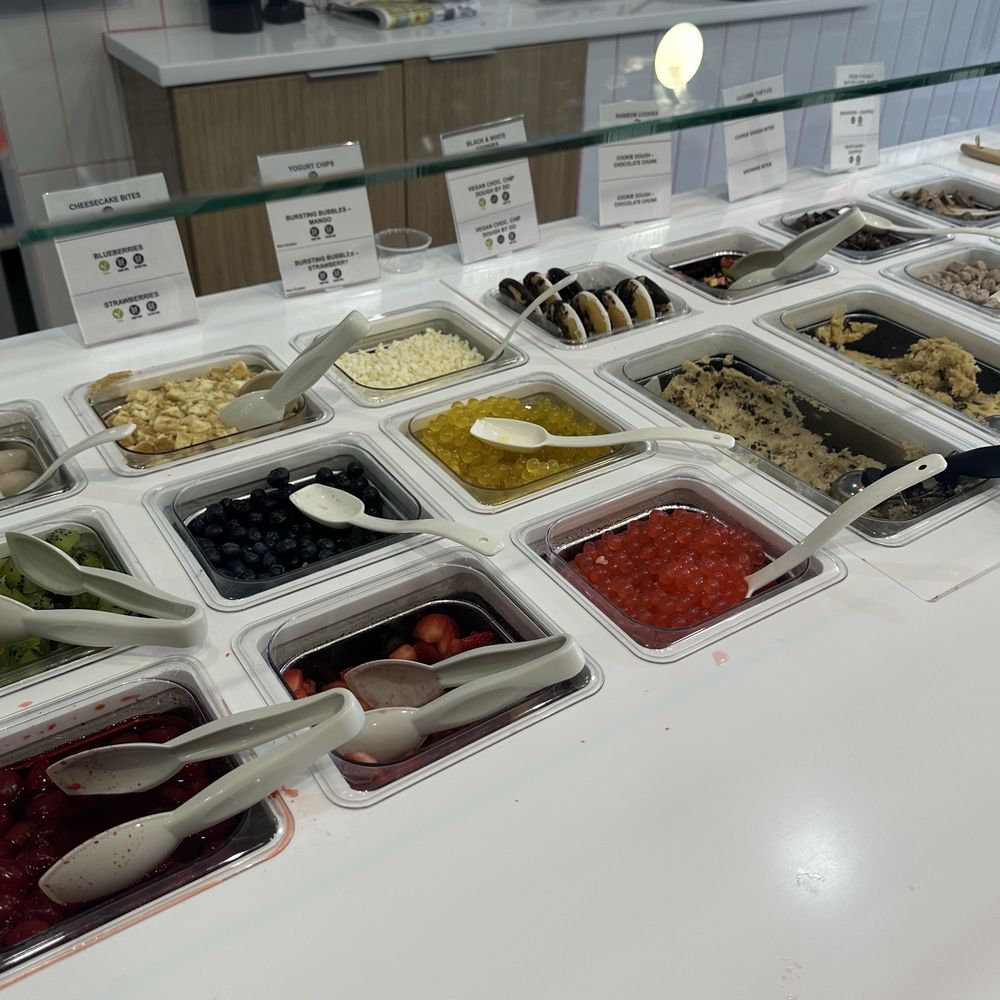 16 Handles - Desserts Near Me - Cobble Hill, New York