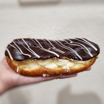 Harris Ranch Country Store - Eclair - Bakeries Near Me - Coalinga, California