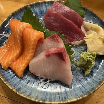 MOMO Sushi - Sushi Bars Near Me - Mill Creek, Washington
