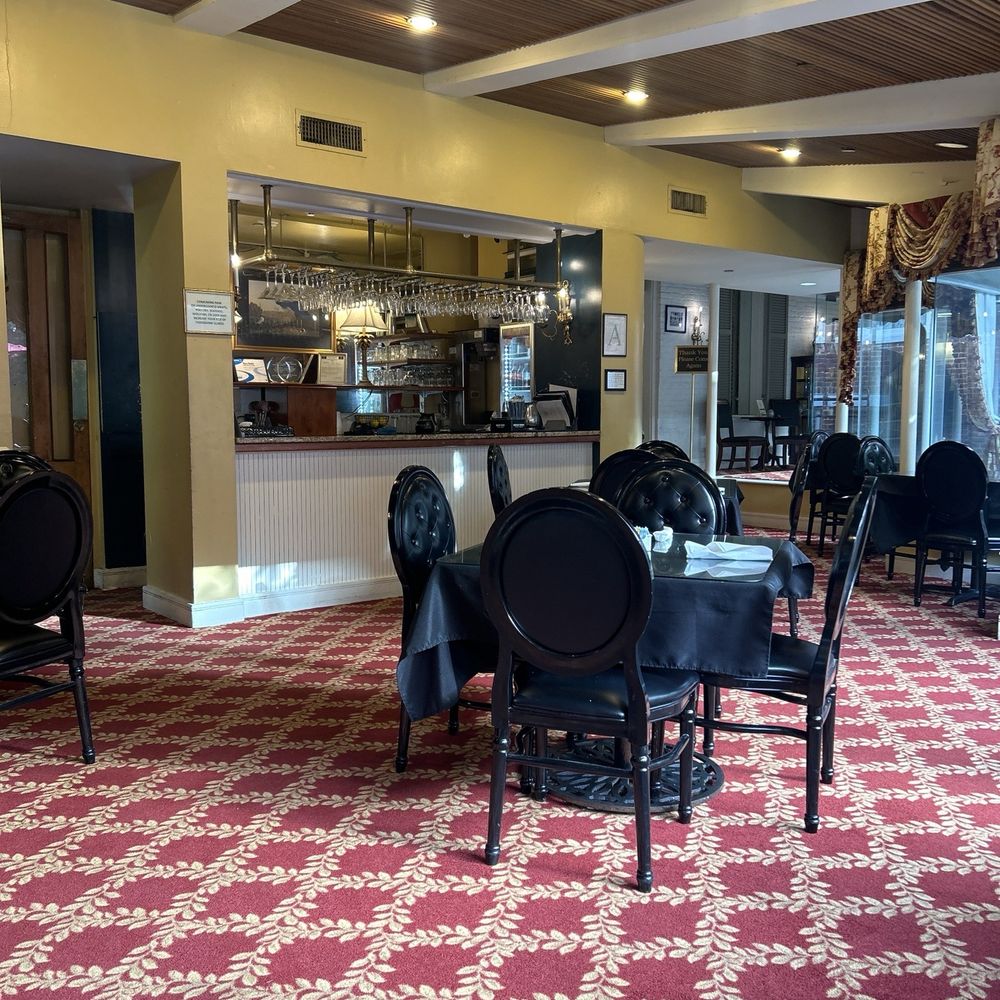 The Guest House Restaurant - Seating area - Mediterranean Near Me - Natchez, Mississippi