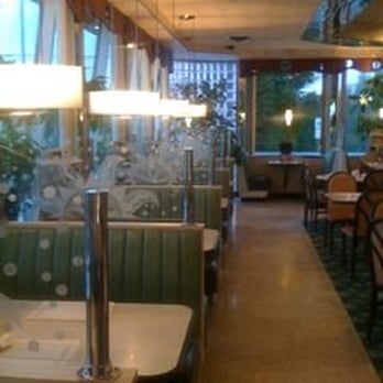 Starlite Diner - Booths by Front Window - Diners Near Me - Allentown, Pennsylvania Starlite Diner - Booths by Front Window - Diners Near Me - Allentown, Pennsylvania