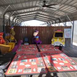 Sam's Olde Tyme Hamburgers - Outside sitting area.