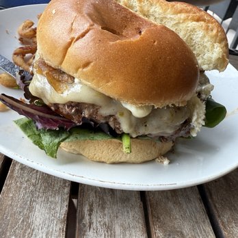 Commerce Street Draft House - Drafthouse Burger - Pubs Near Me - Jacksonville, Texas Commerce Street Draft House - Drafthouse Burger - Pubs Near Me - Jacksonville, Texas