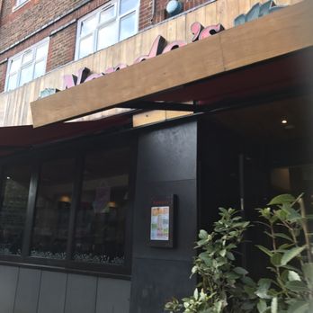 Nando's - Fast Food Near Me - Wembley, XGL