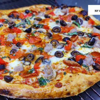 Express Market Ukiah - Pizza Near Me - Ukiah, California