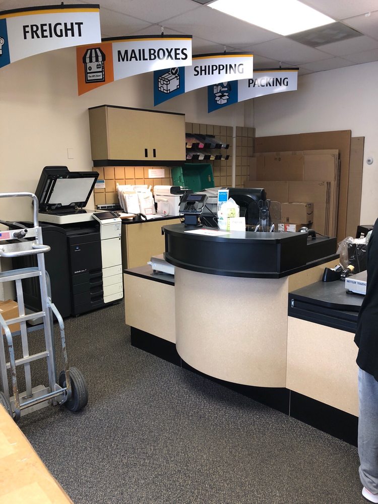 THE UPS STORE CLOSED Updated May 2024 11 Photos 929 White