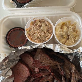 Canyons Barbeque - 2 meat combo (tri tip & brisket) w/ Mac cheese and potato salad. Garlic bread - Barbeque Near Me - Castro Valley, California Canyons Barbeque - 2 meat combo (tri tip & brisket) w/ Mac cheese and potato salad. Garlic bread - Barbeque Near Me - Castro Valley, California