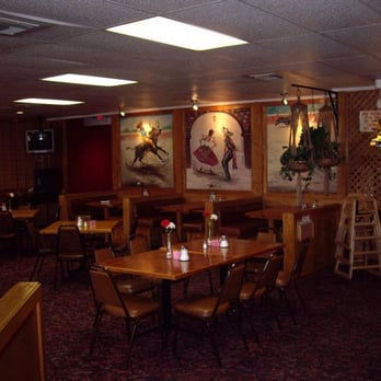 Dominguez Mexican Food Restaurant - inside the place - Mexican Near Me - El Paso, Texas Dominguez Mexican Food Restaurant - inside the place - Mexican Near Me - El Paso, Texas