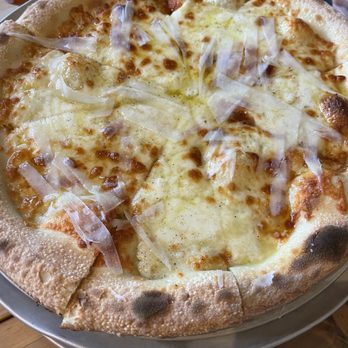 UNA Pizza + Wine - Bridgeland - 4-Maggi - Pizza Near Me - Calgary, Alberta UNA Pizza + Wine - Bridgeland - 4-Maggi - Pizza Near Me - Calgary, Alberta