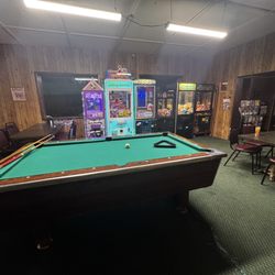Keystone Pizza - Pool/ game area