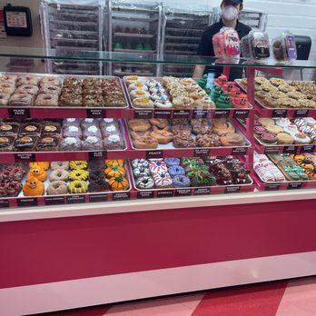 Pinkbox Doughnuts - So many fun donuts! - Donuts Near Me - Primm, Nevada