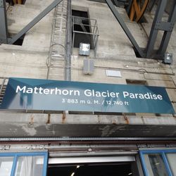 Matterhorn Glacier Paradise - Need oxygen?