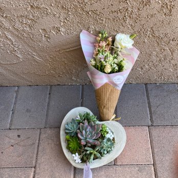 B'z Blooms - Florists Near Me B'z Blooms - Florists Near Me