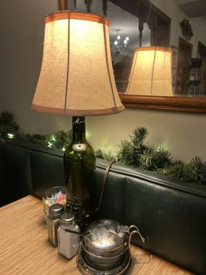 Ann & Tony's by null