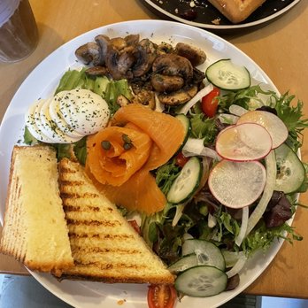 Outro - Smoked salmon platter - Cafes Near Me - New York, New York