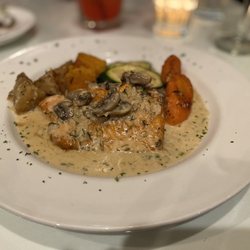 Luna Restaurant - Salmon Modomio Seafood