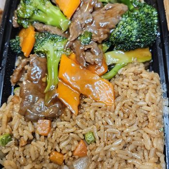Wok & Roll - Beef & broccoli - Gluten-Free Near Me - Williamsville, New York Wok & Roll - Beef & broccoli - Gluten-Free Near Me - Williamsville, New York