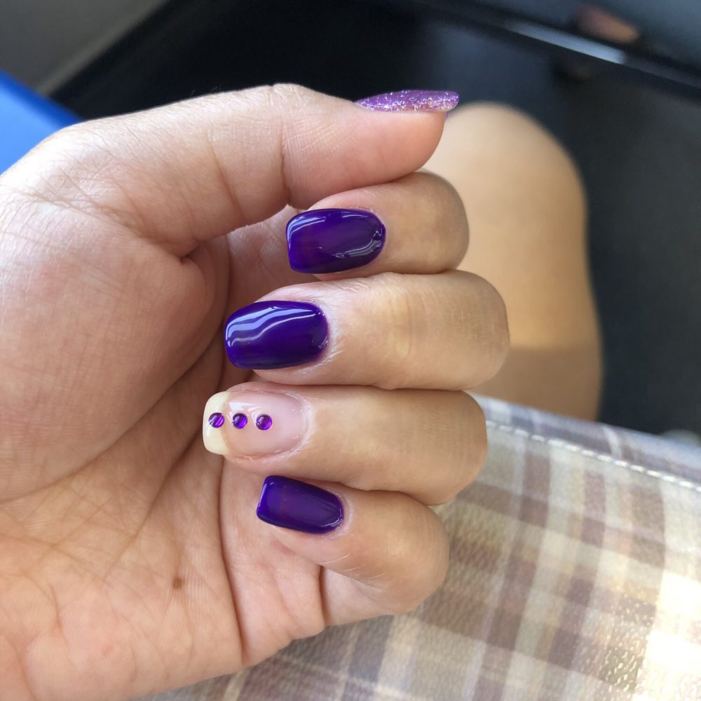 Tropical Leaf - Gel manicure $30 in total - Nail Salons Near Me - Brooklyn, New York