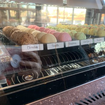 Leonidas Chocolate Cafe - Chocolatiers & Shops Near Me - Northbrook, Illinois Leonidas Chocolate Cafe - Chocolatiers & Shops Near Me - Northbrook, Illinois