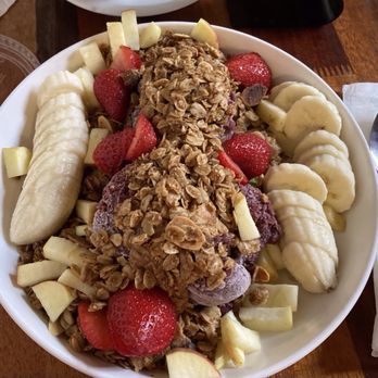 Component Coffee Lab - Huge Açaí bowl, very good, hard to eat it all - Coffee & Tea Near Me - Visalia, California