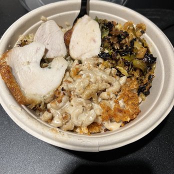 Dig Inn - Chicken breast with brown rice, Mac and cheese, and Brussels sprouts - New American Near Me - New York, New York Dig Inn - Chicken breast with brown rice, Mac and cheese, and Brussels sprouts - New American Near Me - New York, New York