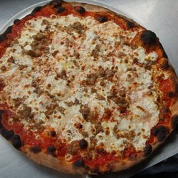 Roaming Woodfired Pizza