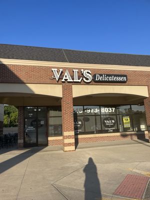 Val's Delicatessen by null