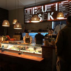 Esuki - sushi bar