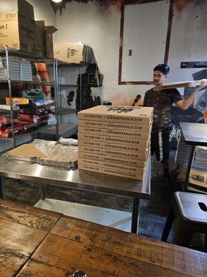 Garage Pizza by null