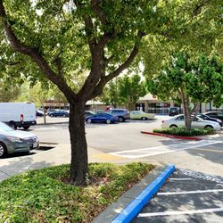 Diablo Plaza - Parking lot.