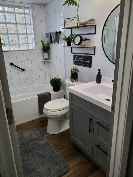 Slide of Gus The Handyman