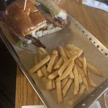 Chili's - Bars Near Me - North Charleston, South Carolina